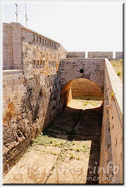 Fort La Mola fosa